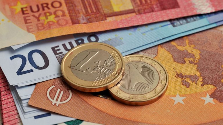Государственное пособие по соцобеспечению впредь смогут получать и работающие пенсионеры