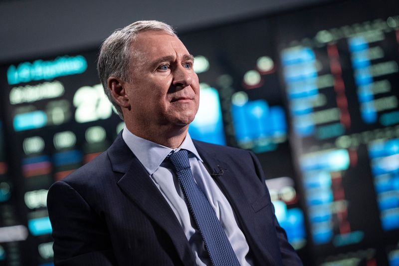 Bloomberg: миллиардер пожертвовал свое место на космическом корабле учителю