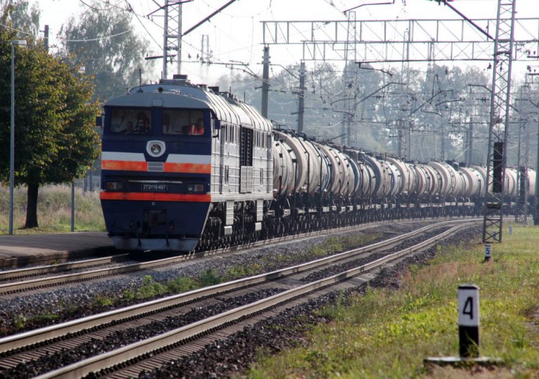 Объем железнодорожных грузовых перевозок за четыре месяца вырос на 20,3%