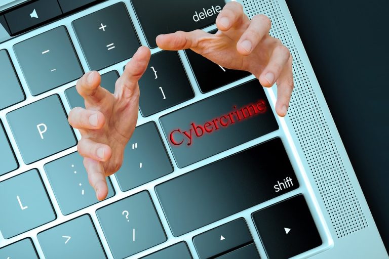 Интернет-мошенники опустошают счета лиепайчан - в мае минус 26 тысяч евро