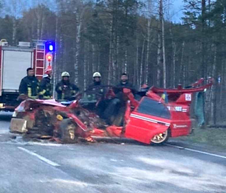 В ДТП на Югле пострадало 6 человек: спорткар Mitsubishi разбился при лобовом столкновении с Volvo