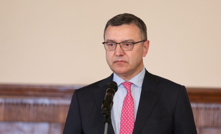 Рейрс: правительство продолжит предлагать решения в ситуации с ростом цен