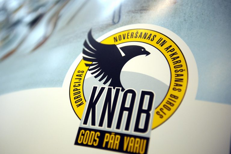 Степаненко, Гобземс и Таварс обратились в KNAB о «покупке голосов» во время голосования