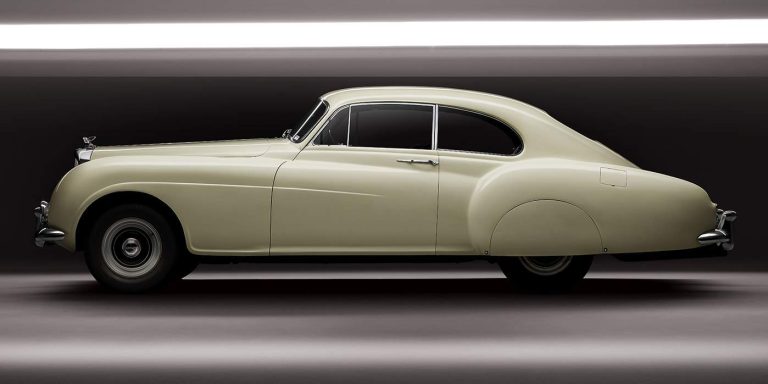 Bentley празднует 70-летие знаменитой модели R-Type Continental