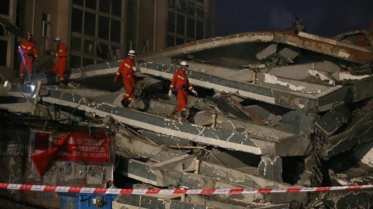 Спустя 88 часов после трагедии из-под завалов обрушившегося дома в Китае спасен девятый человек