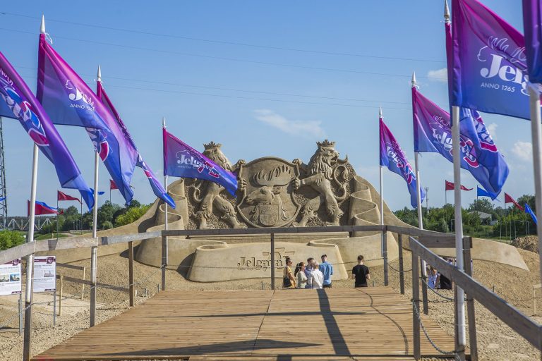 В Елгаве пройдет 16-й Международный фестиваль песчаных скульптур