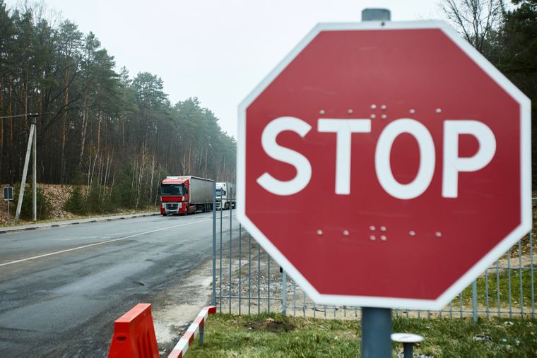 Правительство хочет уменьшить поток людей через российскую и белорусскую границы за акцизными товарами