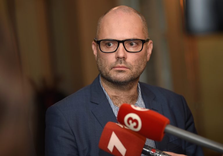 NEPLP вновь запретил показ пяти российских телеканалов, разрешенных к ретрансляции судом