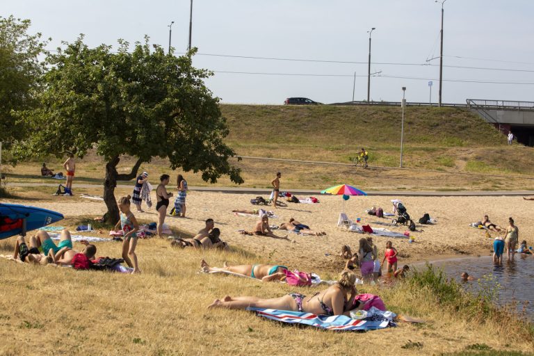 Экстремальная жара в действии: в больницы с перегревом попали 25 человек