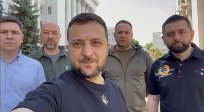 «Защищаем Украину уже 100 дней. Победа - за нами!»: Зеленский обратился к согражданам
