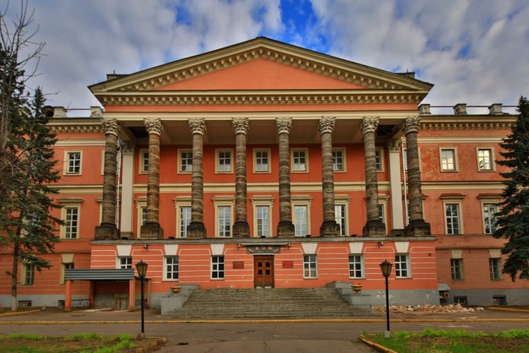 В Москве выставят на продажу «русский Версаль»