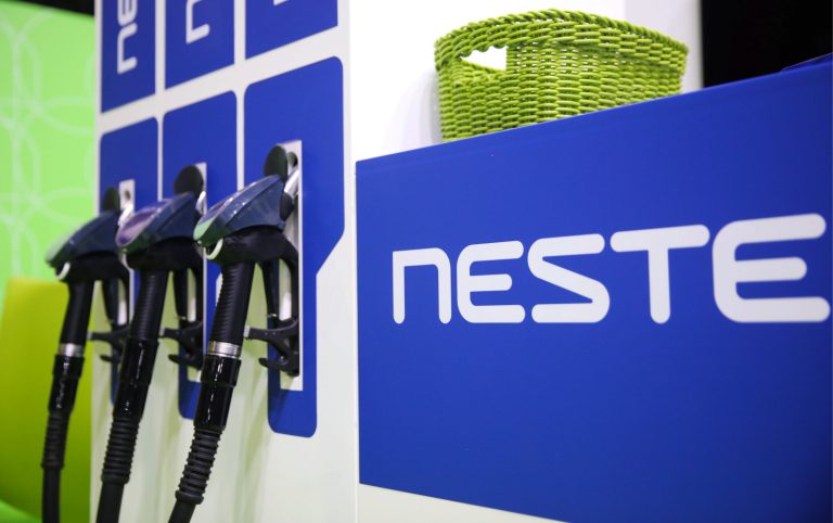 Neste Latvija продолжит продавать топливо с биодобавкой