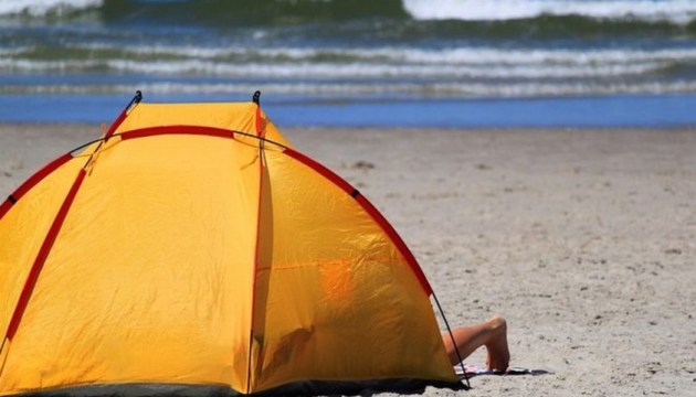 За палатку в дюнах грозит штраф до 1400 евро