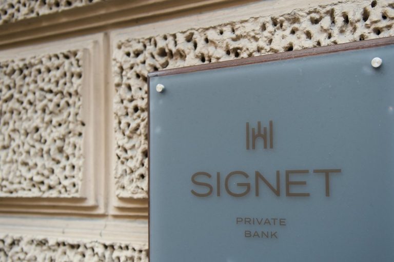 Signet Bank купил Expobank