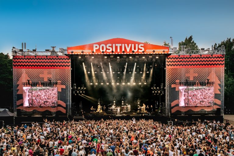 Positivus на неделю ограничил водителей Риги