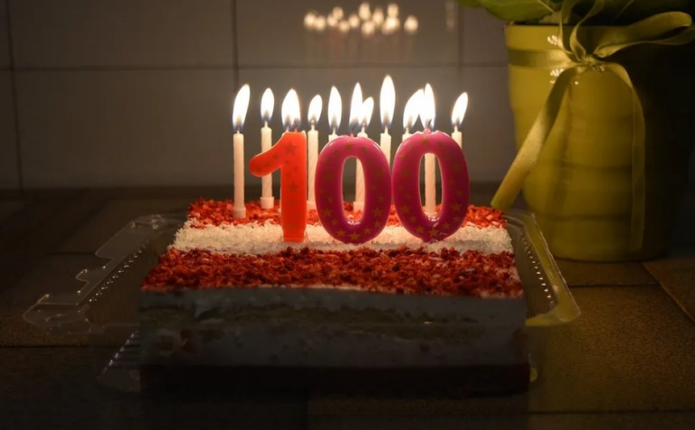 Рижанам старше 100 лет повысят пособие