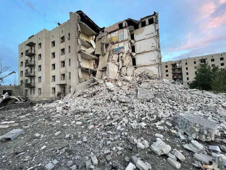 Число погибших в украинском городе Часов Яр выросло до 41 человека