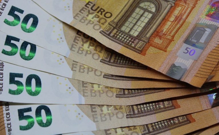 Dienas bizness: курс евро может опуститься еще ниже