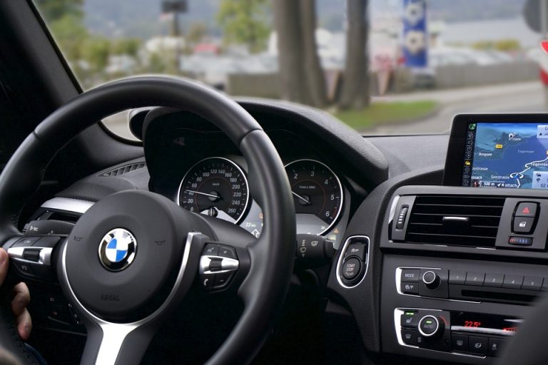Хакеры пообещали владельцам BMW взломать платную подписку на опции