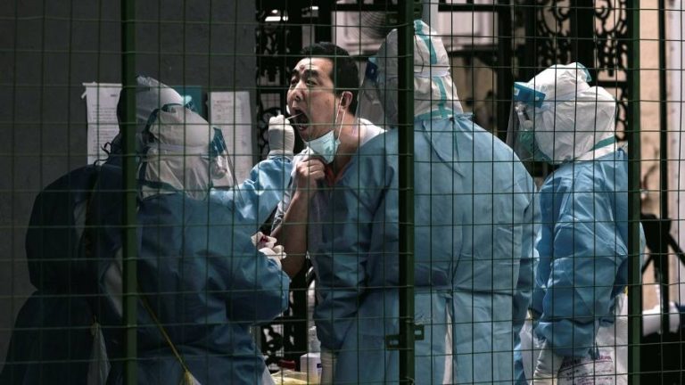 13-миллионный город в Китае посажен на карантин: все закрыто, туризм отменен