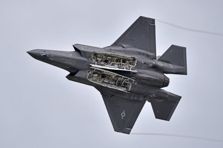 Небо Балтии будут охранять американские истребители пятого поколения F-35