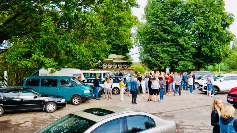 Частная фирма в Нарве взяла под охрану танк «Т-34»