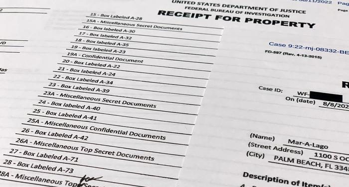 WSJ: при обыске в доме у Трампа изъяли 11 комплектов секретных документов