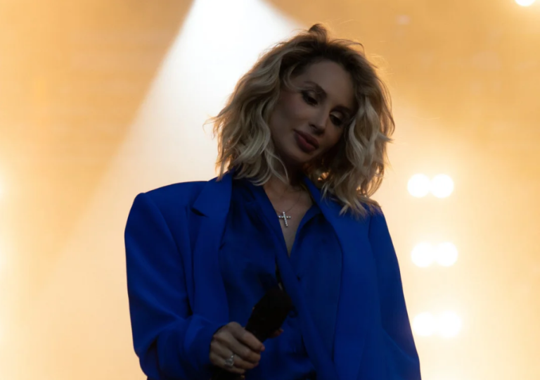 Певица Loboda концертом в Риге открыла благотворительный тур по Европе и Америке