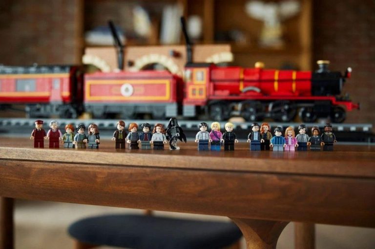 LEGO показала набор Хогвартс-экспресса со сценами из «Гарри Поттера»