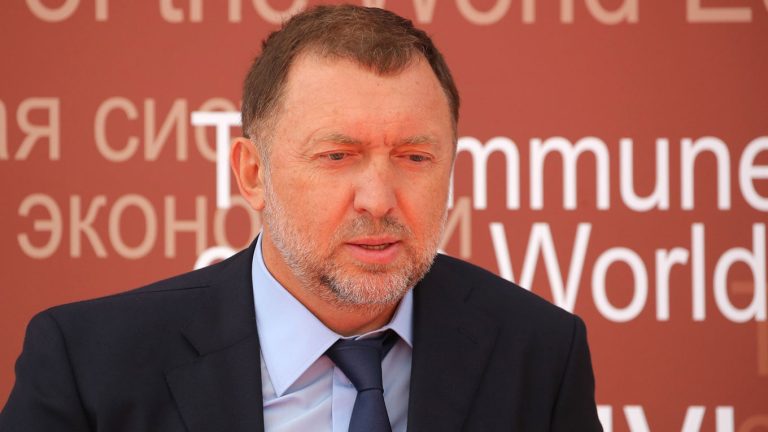 Миллиардер Олег Дерипаска подал в суд на Навального