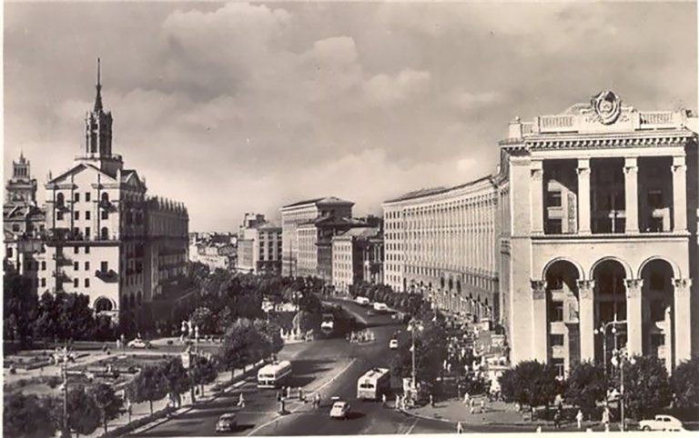 Трагедия на Крещатике: 2 августа 1989 года рухнул фасад Главпочтамта в Киеве