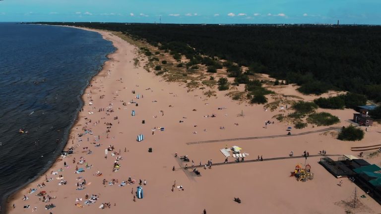 В море вода «ледяная», намного теплее в реках и озерах