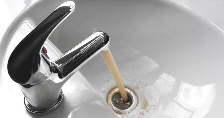 Вода из крана на пару дней может помутнеть, но беспокоиться не стоит