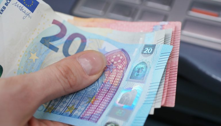 Пособия по преодолению трудностей отопительного сезона правительство начнет выплачивать в ноябре