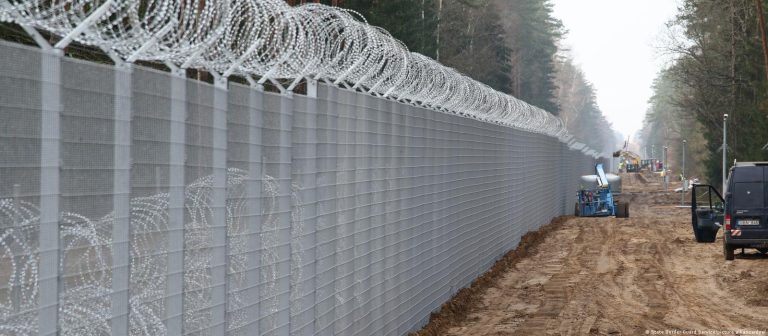В Литве досрочно построили стену на границе с Беларусью