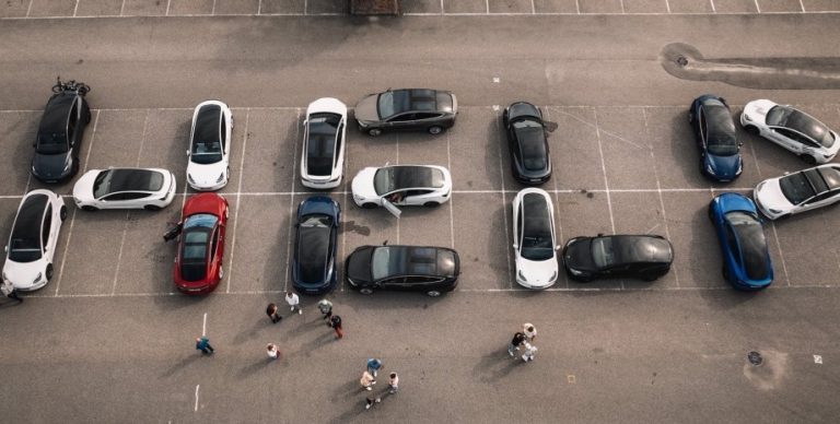 Владельцы Tesla в Норвегии начинают голодовку, протестуя против низкого качества машин