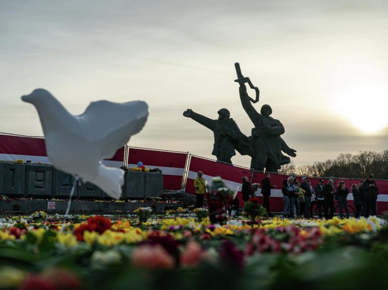 Памятник советским воинам в Задвинье снесут в ближайшие недели