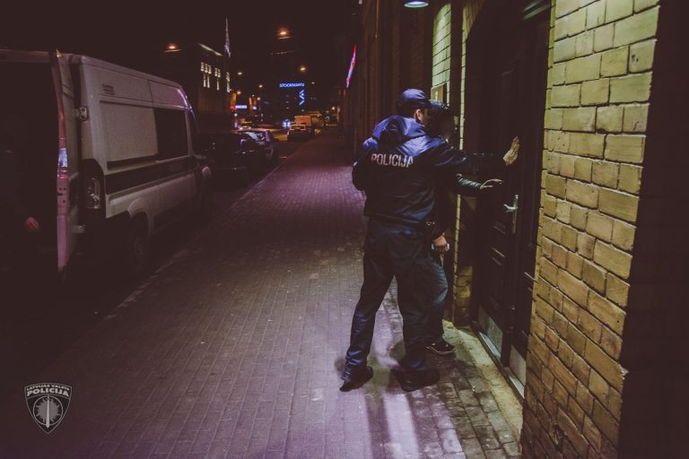В ходе рейда у Центрального вокзала задержаны семь человек, находящихся в розыске