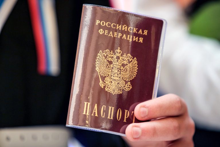 Россия рассмотрит вопрос о предоставлении упрощенного гражданства русским из стран Балтии