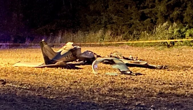 Возле трассы Via Baltica упал сверхлегкий самолет: погибли два человека