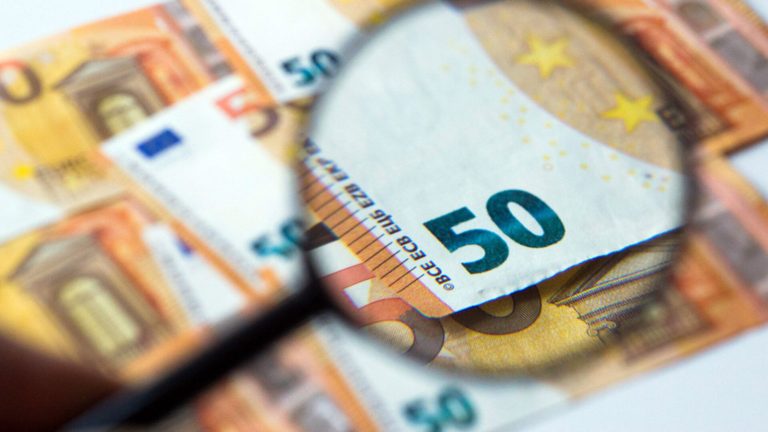 Оппозиция призывает единовременно выплатить пенсионерам 200 евро из-за цен на энергоносители