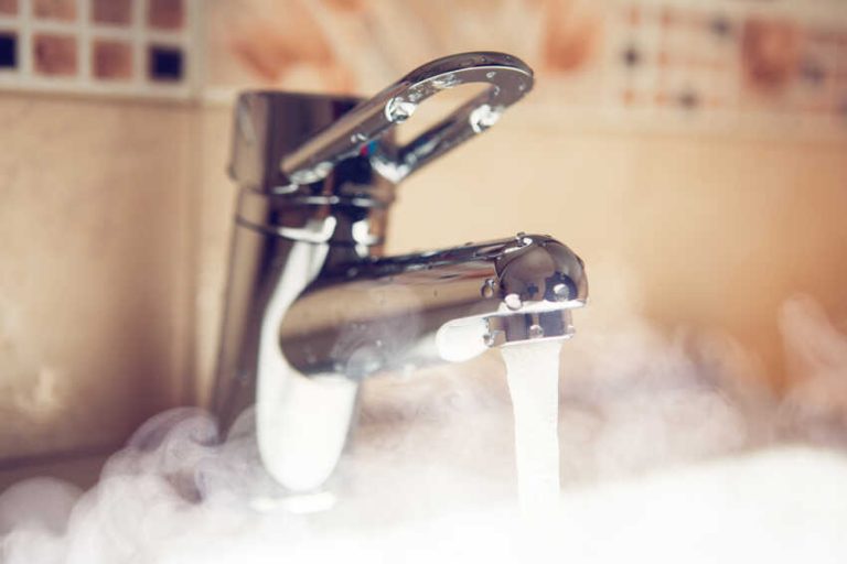 Отключение горячей воды: как сэкономят энергоресурсы в сфере внутренних дел