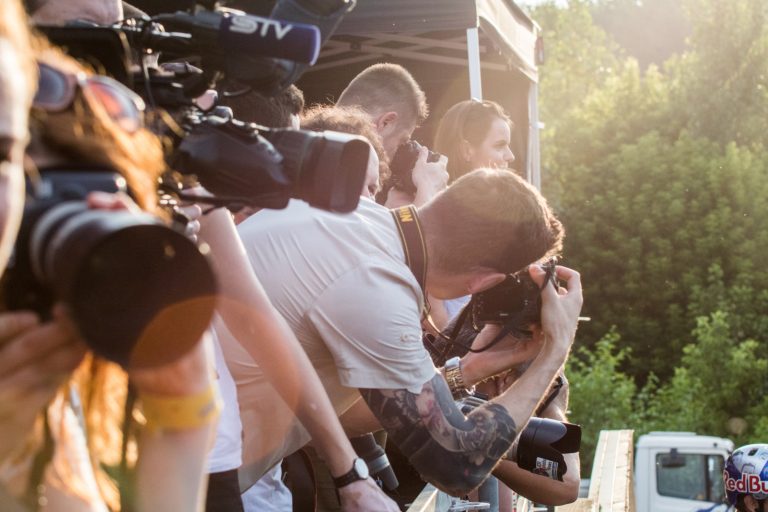ЕС готовит закон для защиты СМИ от государственного вмешательства