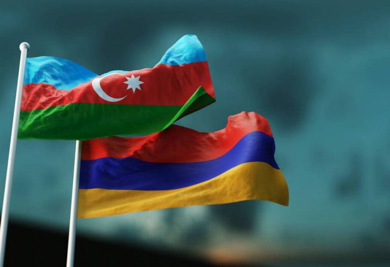 Армения и Азербайджан обвинили друг друга в новых обстрелах