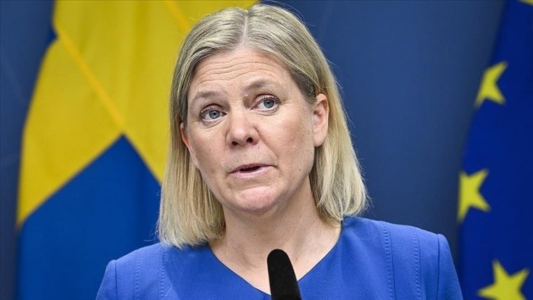 Премьер Швеции подала прошение об отставке
