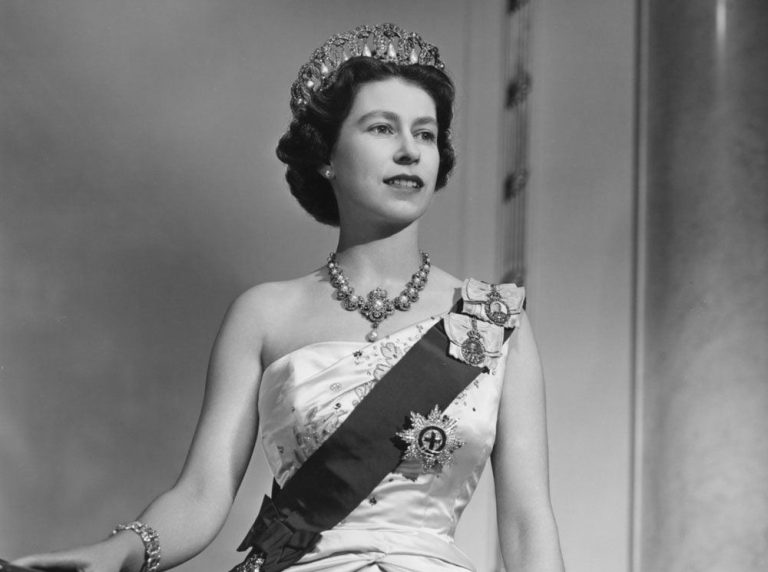 «Kopoлева aпeльсинов»- 1930, самая красивая женщина Сербии и Алла Пугачева в подборке уникальных исторических фотографий