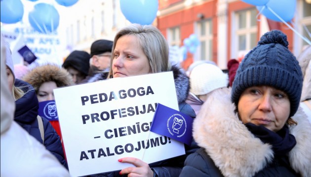 Правительство поддержало перераспределение нагрузки и повышение заработной платы педагогов