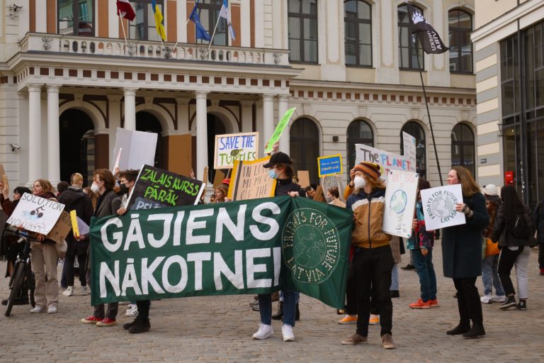 У Дома конгрессов пройдет митинг и акция протеста против климатического кризиса