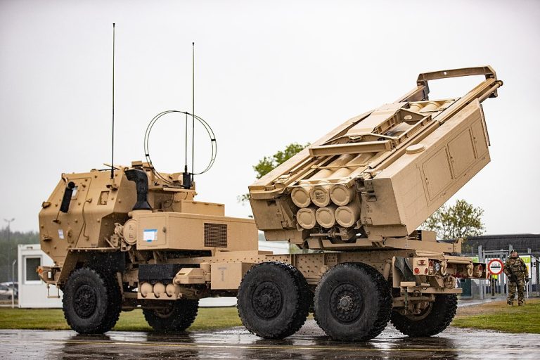 В Латвию доставят высокомобильные артиллерийские ракетные системы HIMARS