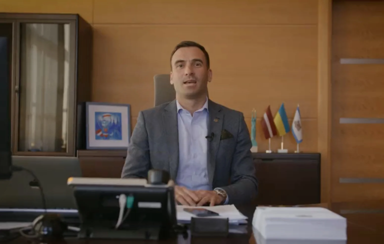 KNAB проверяет, не использовал ли Стакис административный ресурс в ролике о партии «Прогрессивные»